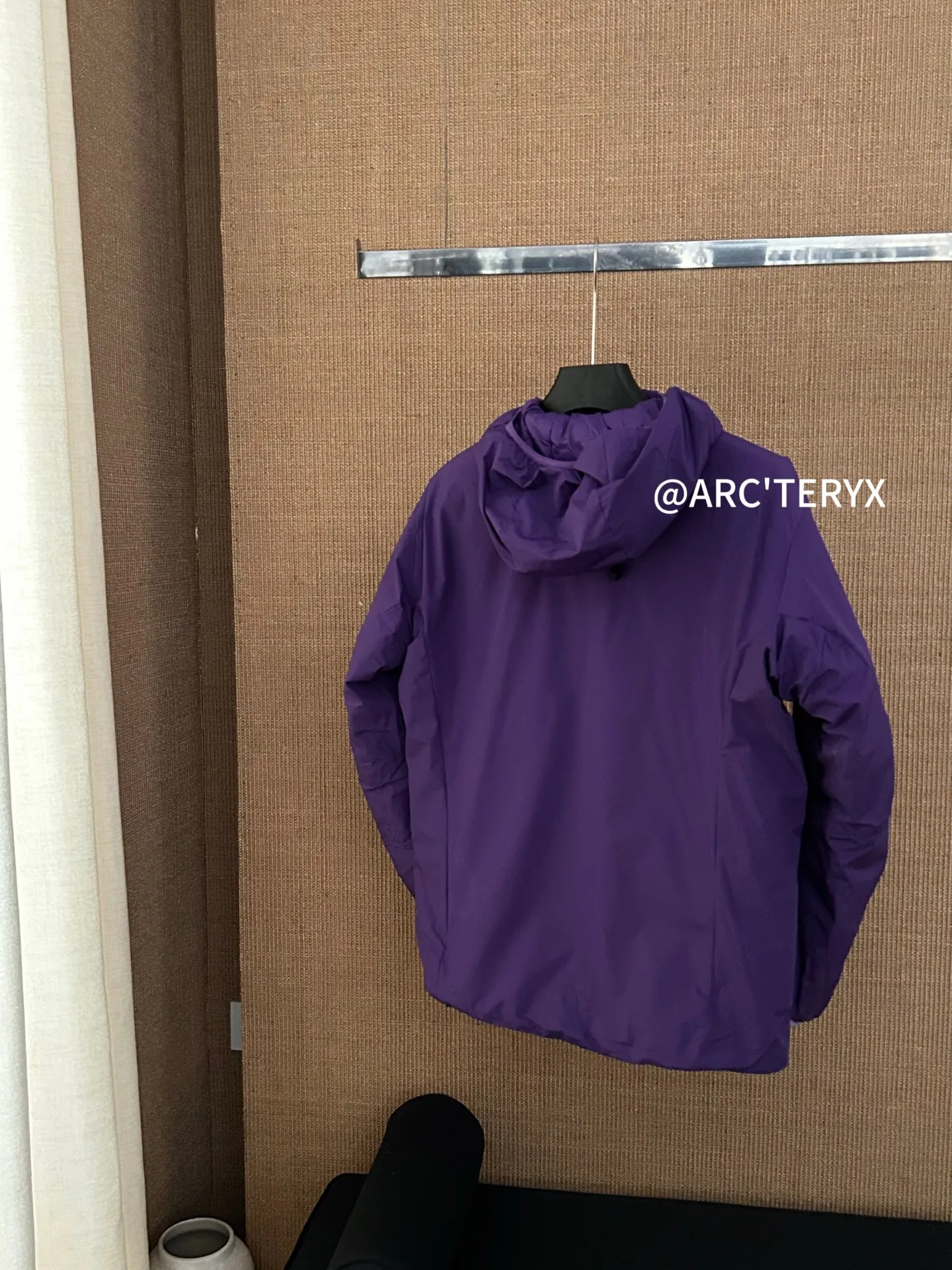 【Arcteryx Atom Hoody 】 : Arcteryx， ， ， 。 ， ， 。 ，Arcteryx ， 。Quality、 ， 。 ， + : ✅ 100% ，Tyono 30 ， ， ✅ ， Wear-Resistant Breathable ✅ ， ， ✅ ， ， ， ✅ 、 ， ， ✅ logo ， ✅ YKK， ✅ ：Coreloft TM Continuous 65 ， ✅（65g/m 2) : ，Breathable ，ATOM Coreloft TM Continuous ， ， ， ， Wear-Resistant ， ， ， 。